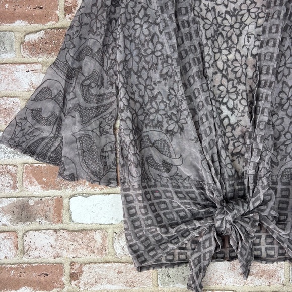 Casual Express Women Gray Floral Embroidery Open Cardigan Sweater M Lightweight - Picture 2 of 7